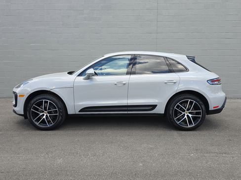 Certified 2025 Porsche Macan image 2