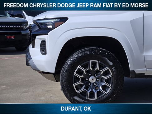 Used 2024 Chevrolet Colorado Z71 w/ Z71 Convenience Package 2 AWD/4WD image 6