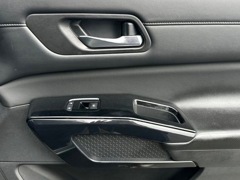 Used 2022 Nissan Pathfinder SV image 20