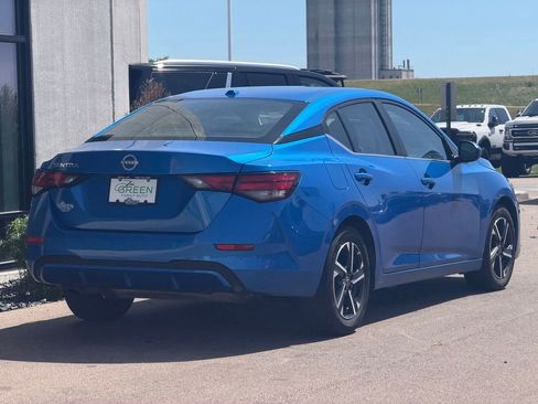 Used 2025 Nissan Sentra SV FWD image 5