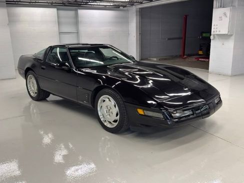 Used 1995 Chevrolet Corvette Coupe RWD image 5