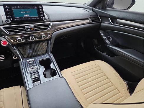 Used 2018 Honda Accord Sport image 12
