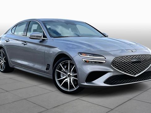 Used 2025 Genesis G70 2.5T image 3