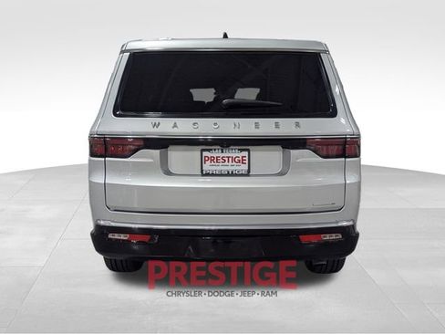 Used 2024 Jeep Wagoneer L Series II w/ Flexible Seating Group image 8