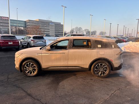 New 2026 Lincoln Nautilus Premier image 4