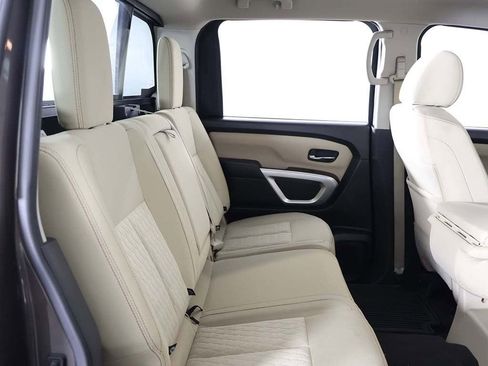 Used 2017 Nissan Titan SV image 30