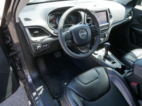 Used 2022 Jeep Cherokee Trailhawk AWD/4WD image 20