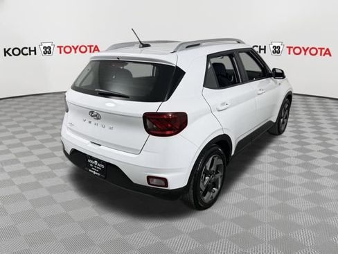 Used 2025 Hyundai Venue SEL image 8