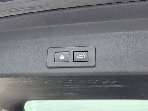 Certified 2023 Subaru Ascent Limited AWD/4WD image 10