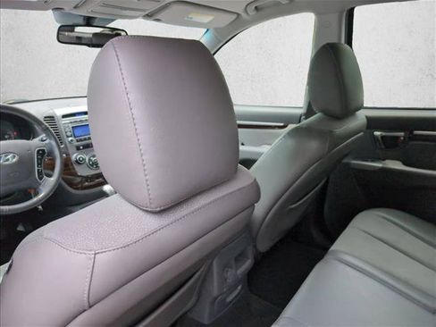 Used 2012 Hyundai Santa Fe SE FWD image 16