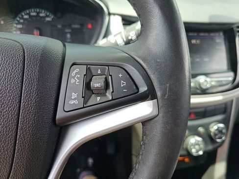Used 2020 Chevrolet Trax LT w/ Driver Confidence Package AWD/4WD image 22