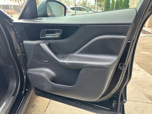 Used 2019 Jaguar F-PACE S image 28