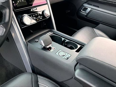 Used 2023 Land Rover Discovery S R-Dynamic image 18