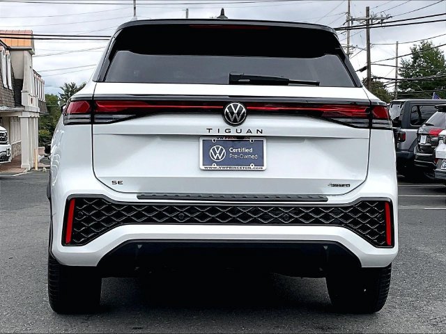 Used 2026 Volkswagen Tiguan SE R-Line AWD/4WD image 6