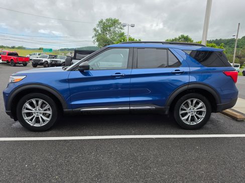 Used 2023 Ford Explorer XLT w/ Equipment Group 202A AWD/4WD image 6