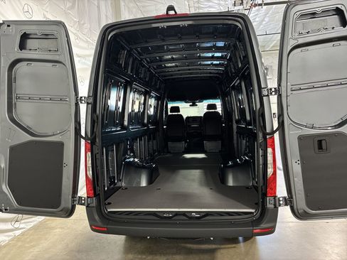 New 2025 Mercedes-Benz Sprinter 3500 image 13