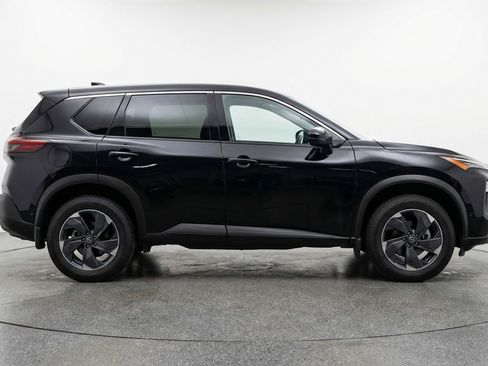 Used 2025 Nissan Rogue SV AWD/4WD image 11