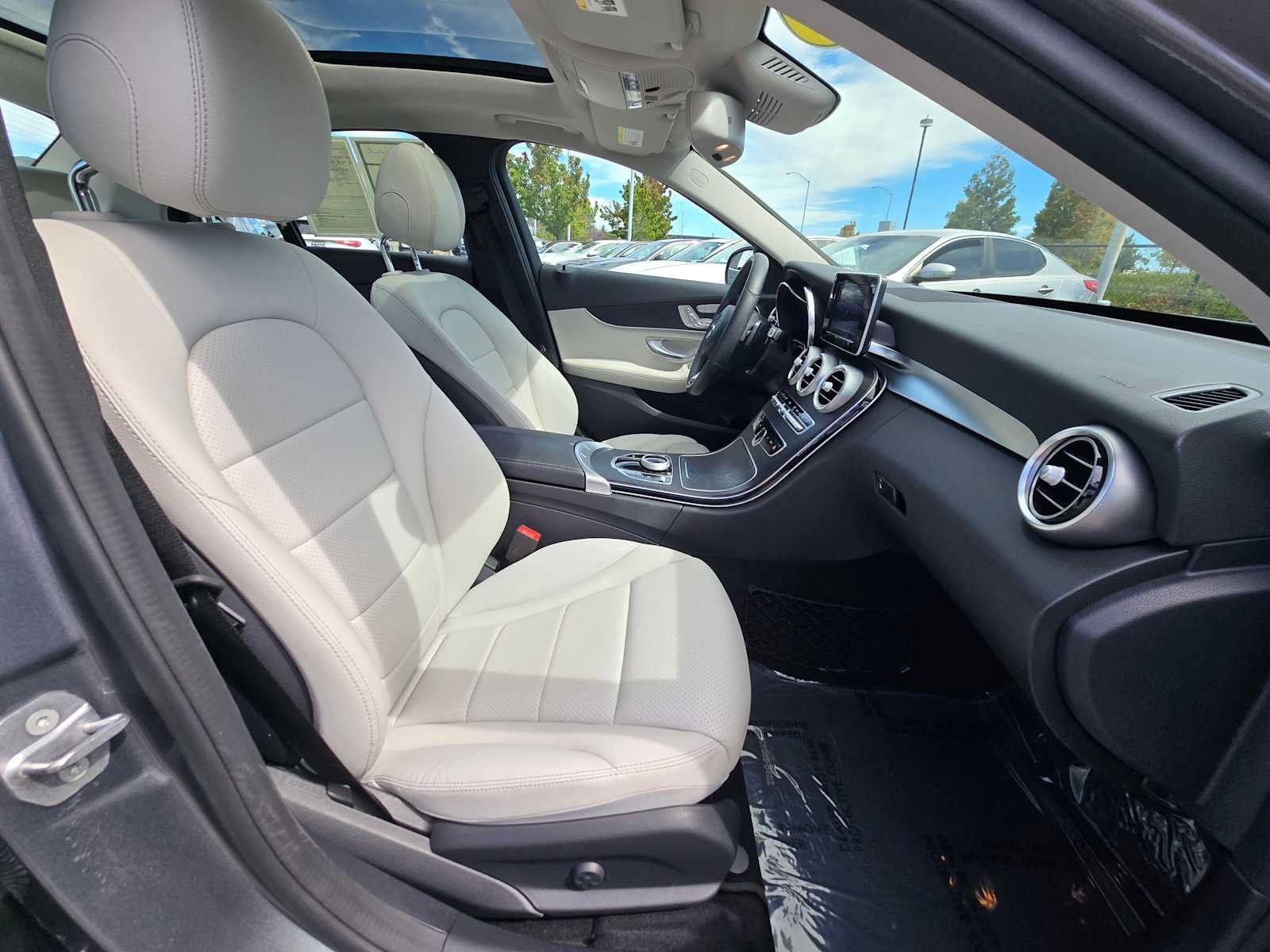 Used 2017 Mercedes-Benz C 300 Sedan image 10