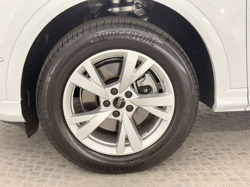 Certified 2025 Audi Q5 Premium w/ Convenience Package AWD/4WD image 10
