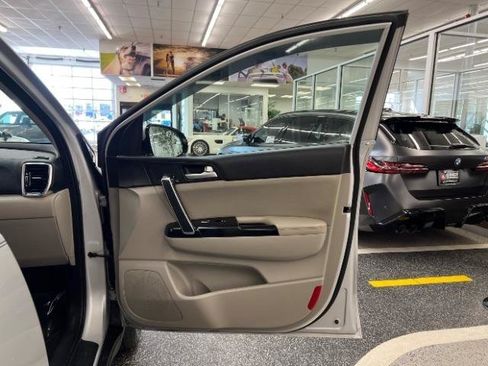 Used 2020 Kia Sportage EX FWD image 25