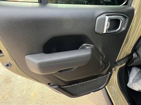 New 2026 Jeep Gladiator Willys image 18