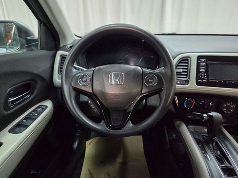 Used 2019 Honda HR-V LX image 25