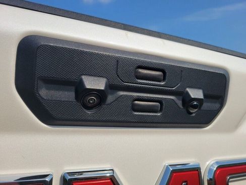 Used 2022 GMC Sierra 2500 Denali w/ Denali Ultimate Package AWD/4WD image 7