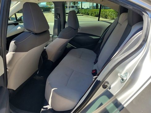 Used 2021 Toyota Corolla LE image 10