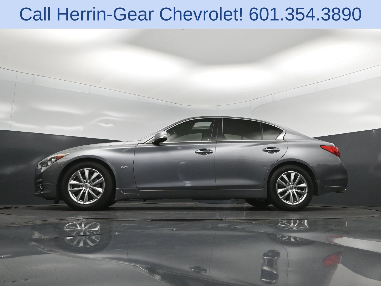 Used 2017 INFINITI Q50 3.0t Premium w/ 3.0T Premium Plus Package RWD image 39