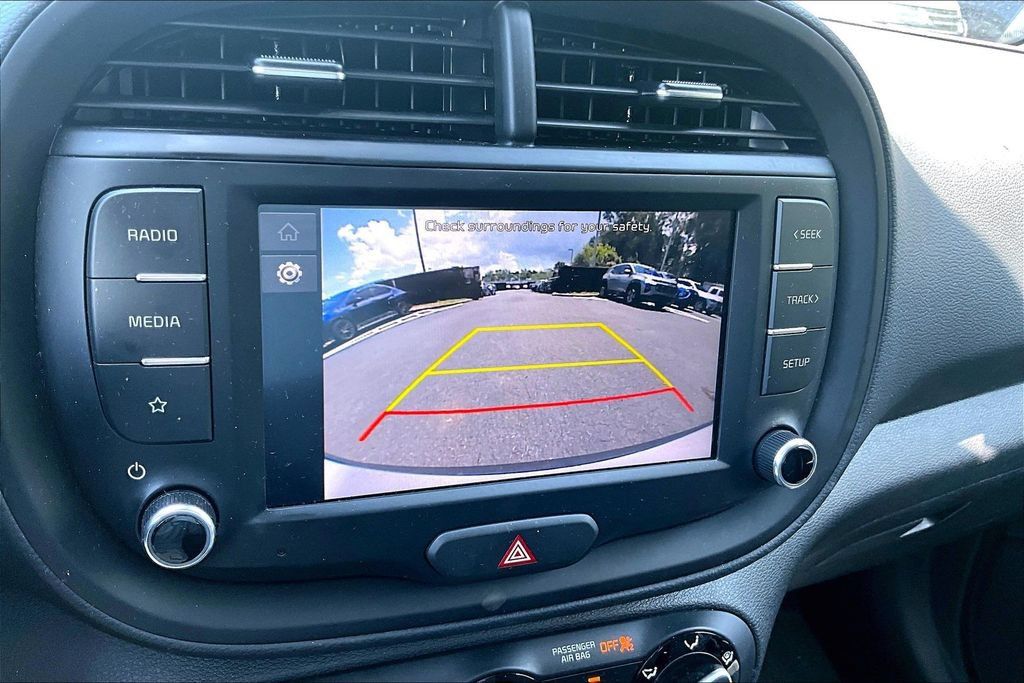Used 2025 Kia Soul LX w/ LX Technology Package FWD image 14