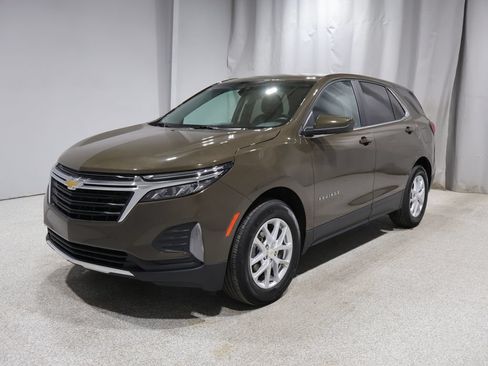 Used 2024 Chevrolet Equinox LT w/ LPO, Floor Liner Package FWD image 5