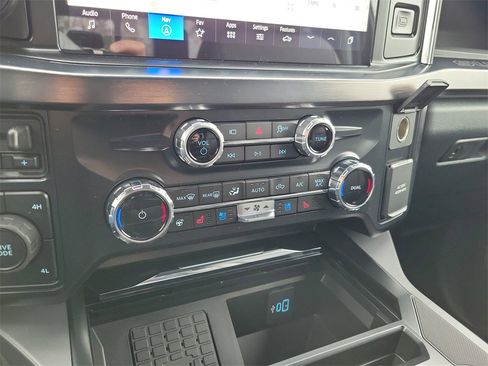 New 2026 Ford F250 Lariat w/ Black Appearance Package image 18