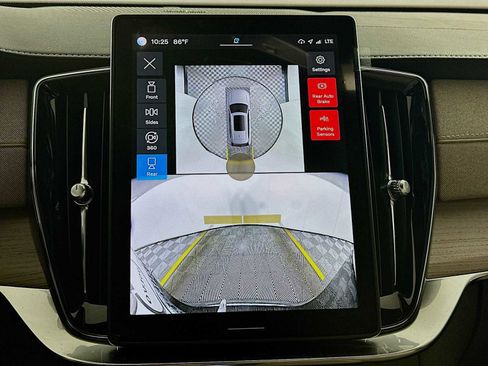 New 2025 Volvo XC90 T8 Plus w/ Protection Package Premier image 15