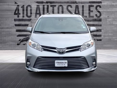 Used 2020 Toyota Sienna XLE Premium AWD/4WD image 5