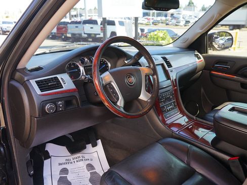 Used 2012 Cadillac Escalade Premium AWD/4WD image 14