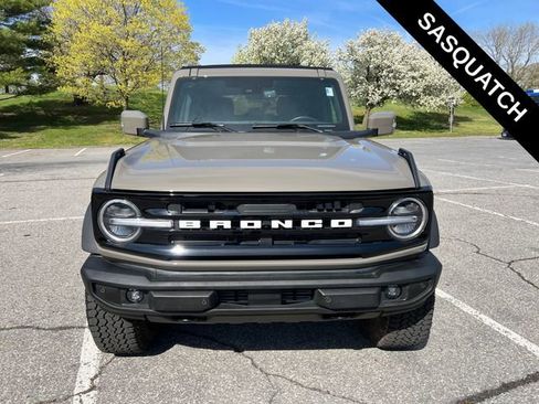 Used 2025 Ford Bronco Outer Banks w/ Sasquatch Package AWD/4WD image 3