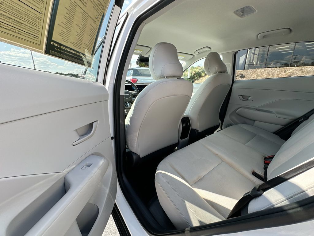 Used 2025 Hyundai Kona SEL FWD image 17