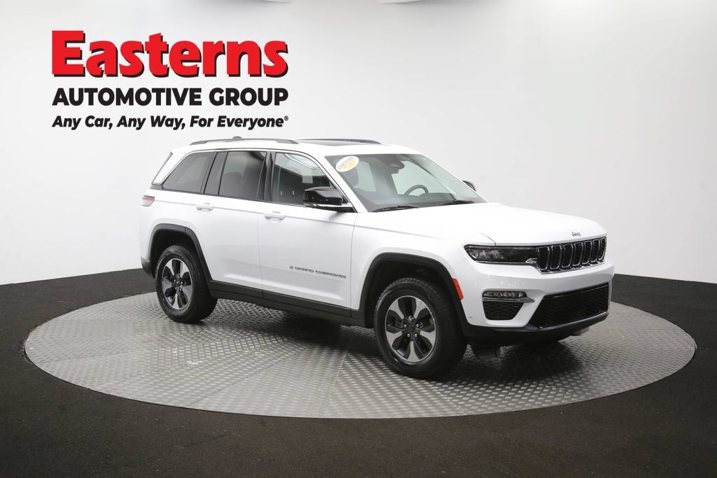 Used 2022 Jeep Grand Cherokee Limited 4xe w/ Luxury Tech Group II AWD/4WD image 52
