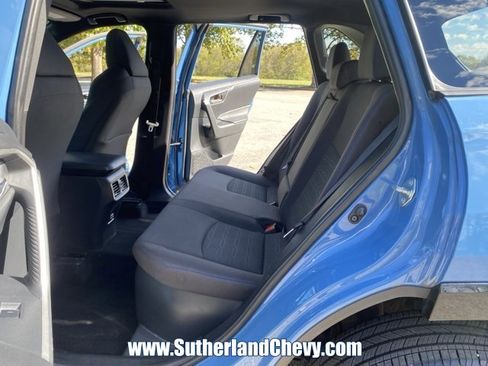 Used 2022 Toyota RAV4 SE image 38