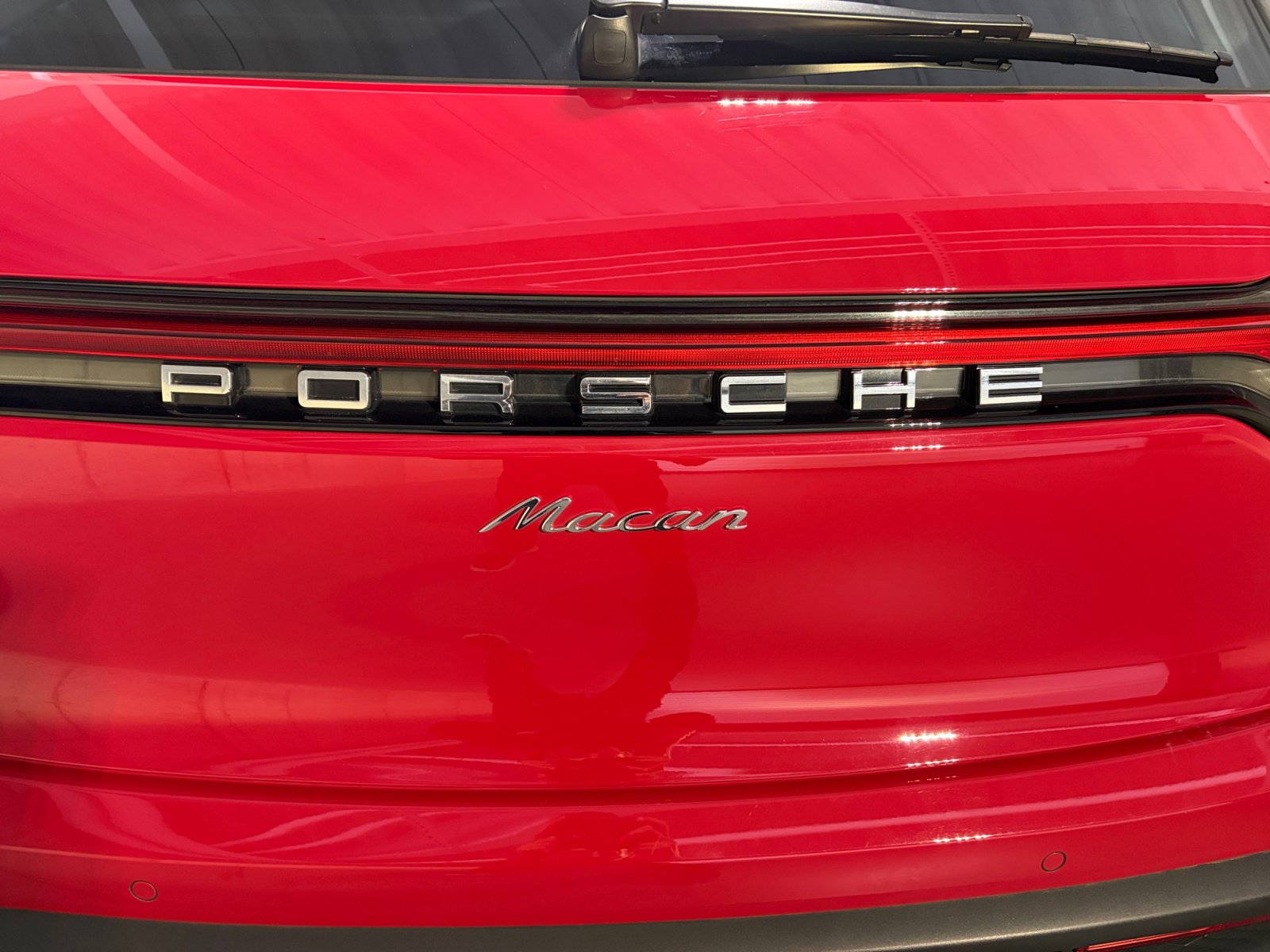 Certified 2026 Porsche Macan AWD/4WD image 17