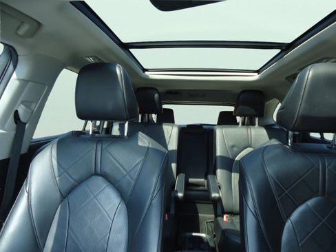 Used 2020 Toyota Highlander Platinum image 34