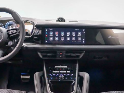 Certified 2025 Porsche Cayenne GTS image 17