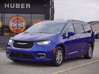 Used 2021 Chrysler Pacifica Touring video 3