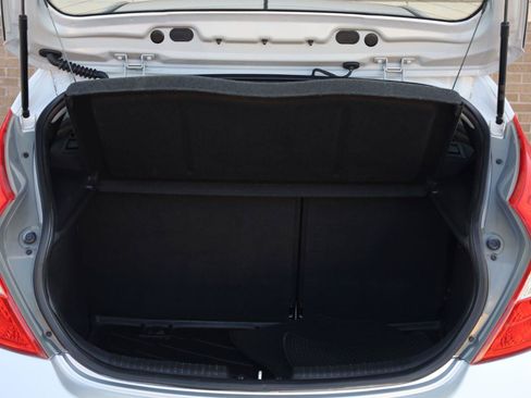 Used 2013 Hyundai Accent GS FWD image 13