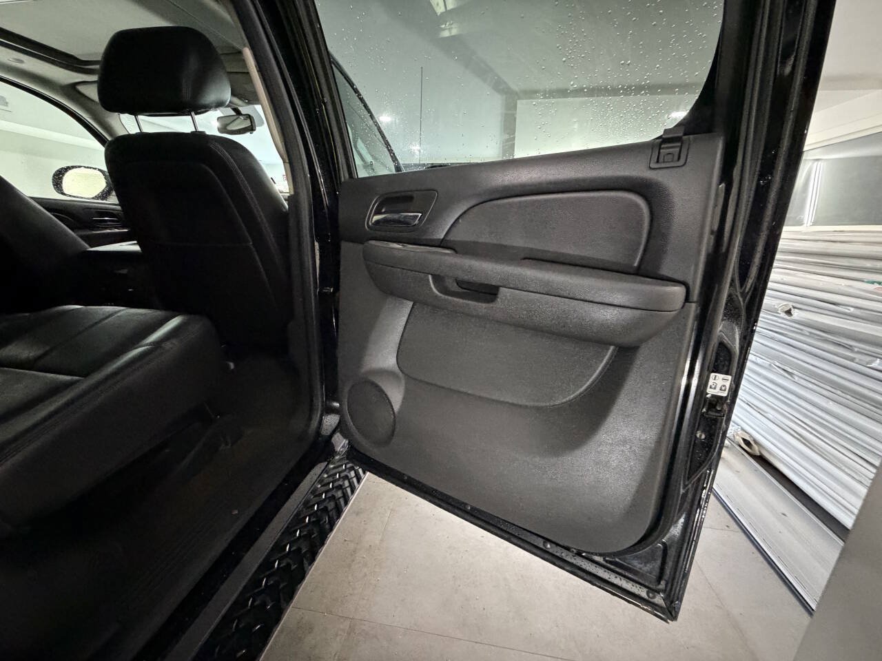 Used 2013 Chevrolet Avalanche LT w/ Suspension Package, Off-Road AWD/4WD image 20