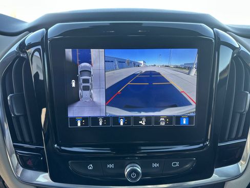 Used 2023 Chevrolet Traverse Premier image 15