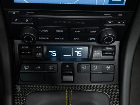 Used 2019 Porsche 911 Speedster RWD image 35