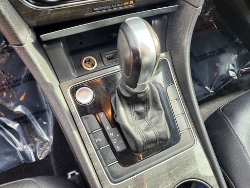 Used 2018 Volkswagen Passat 2.0T SE image 30