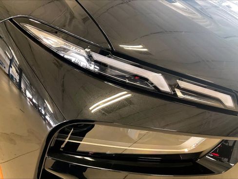 New 2026 BMW X7 xDrive40i w/ Premium Package image 13