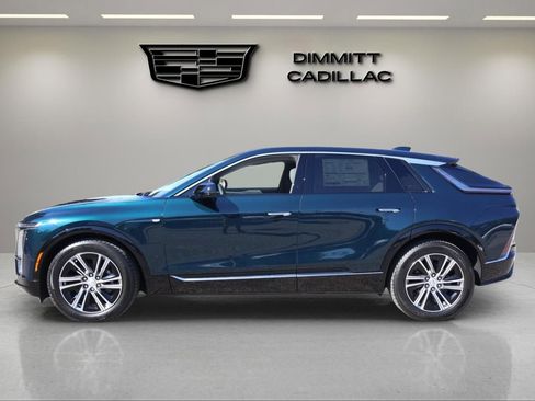 New 2026 Cadillac Lyriq Luxury image 2